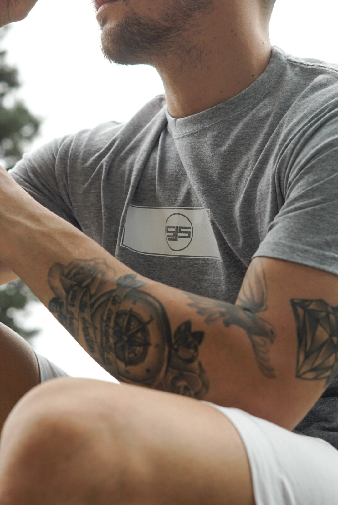 BASIC BLOCK T-SHIRT - GREY